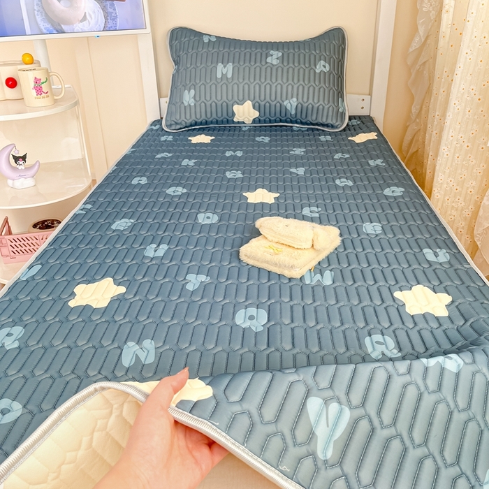 91家纺网 家纺一手货源 找家纺 川悦生活 2026新款大版宿舍凉感丝学生床凉席三件套 星星睡了