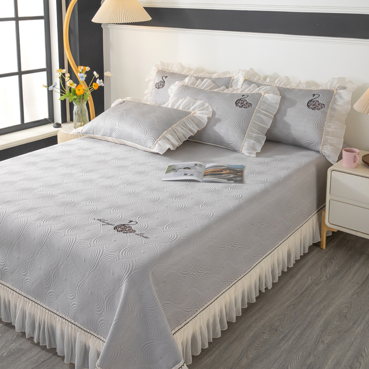 91家纺网 家纺一手货源 找家纺 木兰花 2026新款凉豆豆款PE高分子复合凉感席床盖款凉席三件套-控价228 天鹅之恋-雾灰