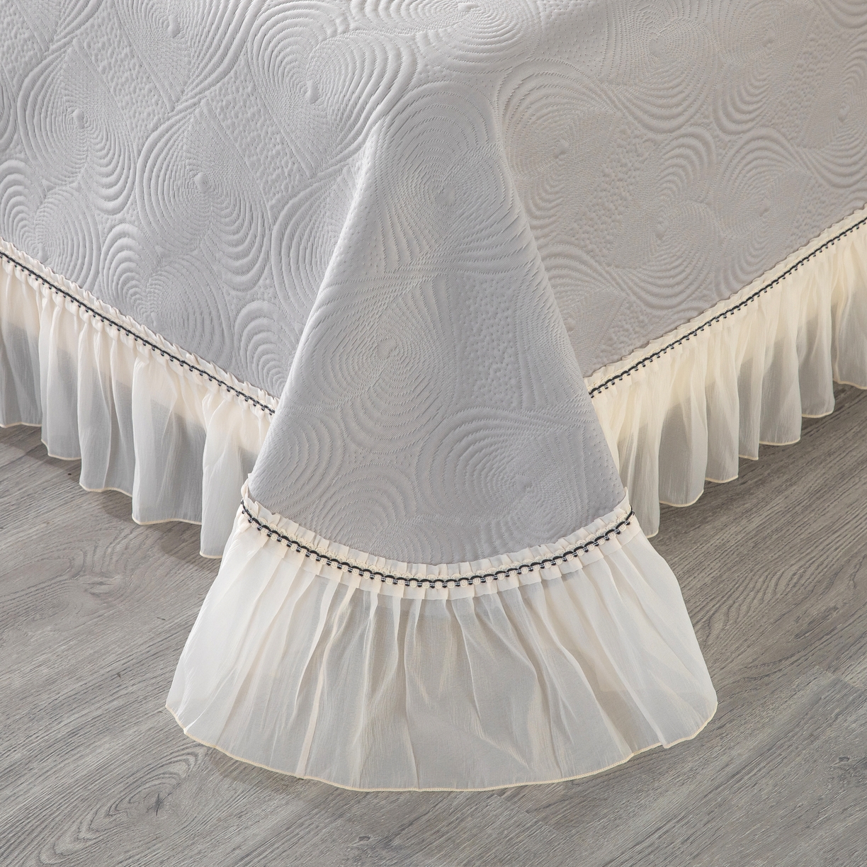 91家纺网 家纺一手货源 找家纺 木兰花 2026新款凉豆豆款PE高分子复合凉感席床盖款凉席三件套-控价228 天鹅之恋-雾灰