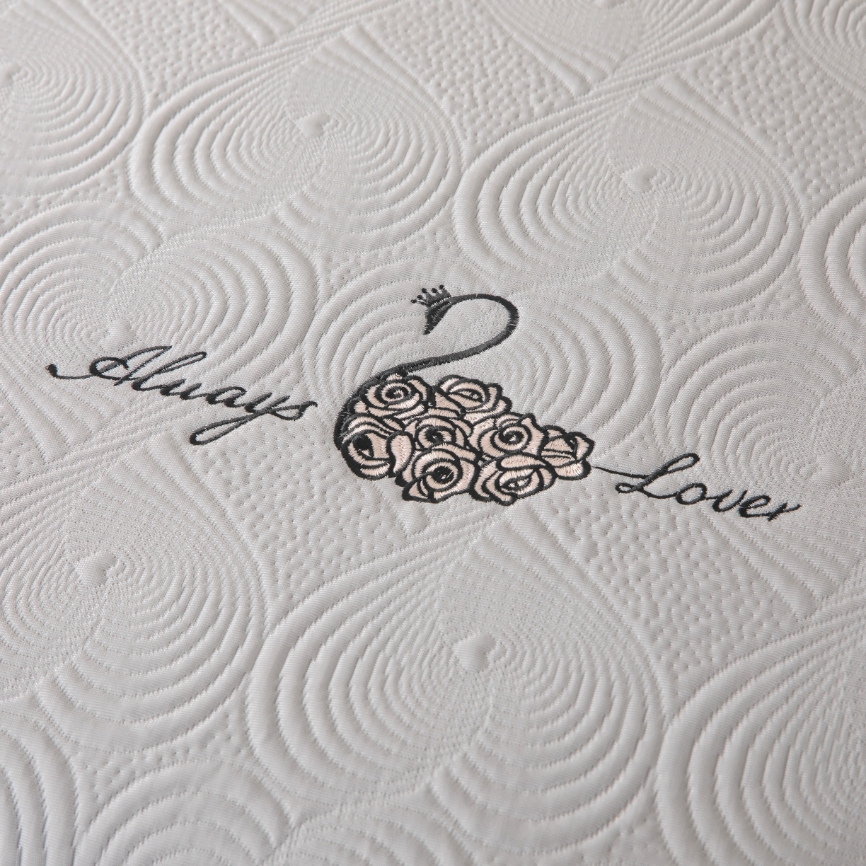 91家纺网 家纺一手货源 找家纺 木兰花 2026新款凉豆豆款PE高分子复合凉感席床盖款凉席三件套-控价228 天鹅之恋-雾灰