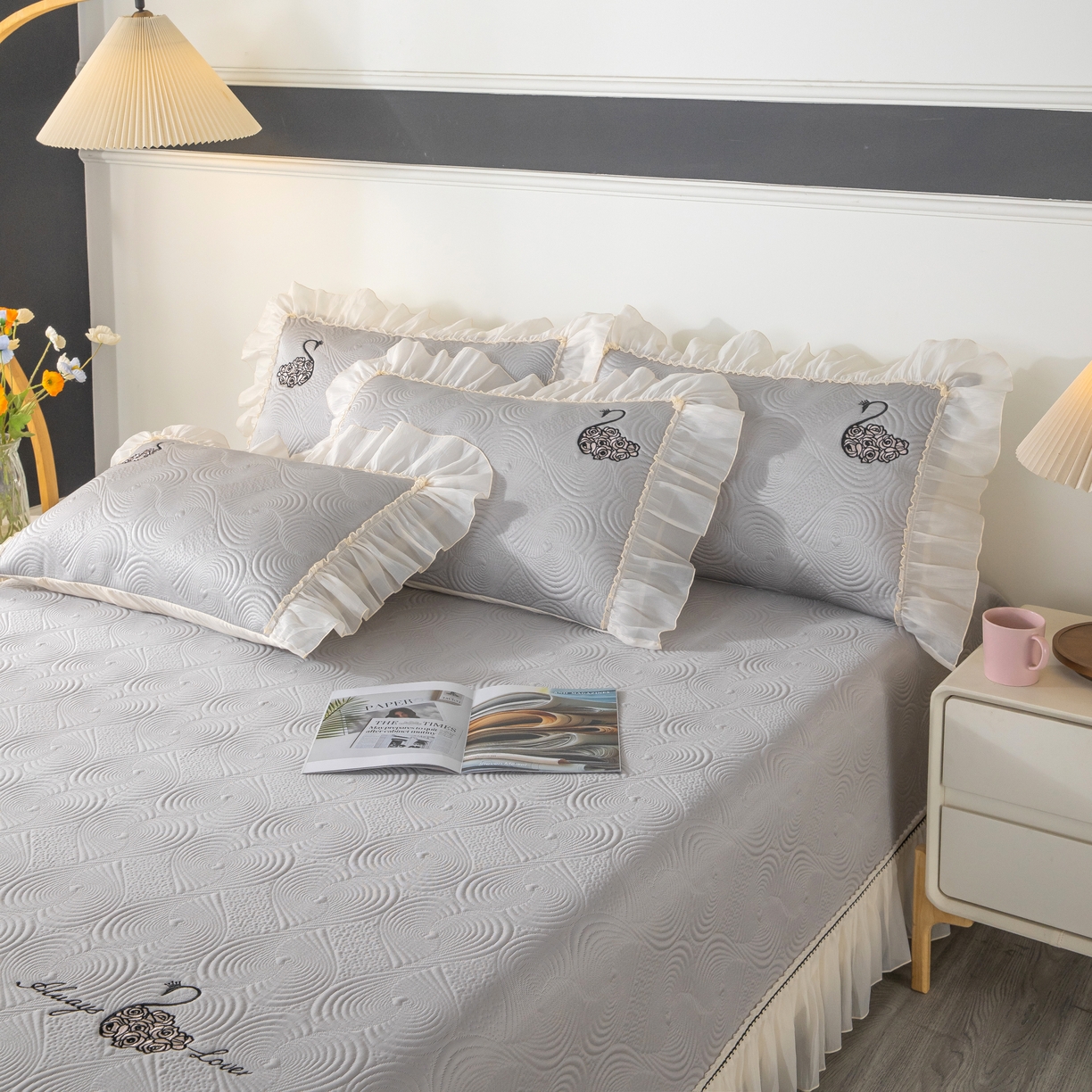 91家纺网 家纺一手货源 找家纺 木兰花 2026新款凉豆豆款PE高分子复合凉感席床盖款凉席三件套-控价228 天鹅之恋-雾灰