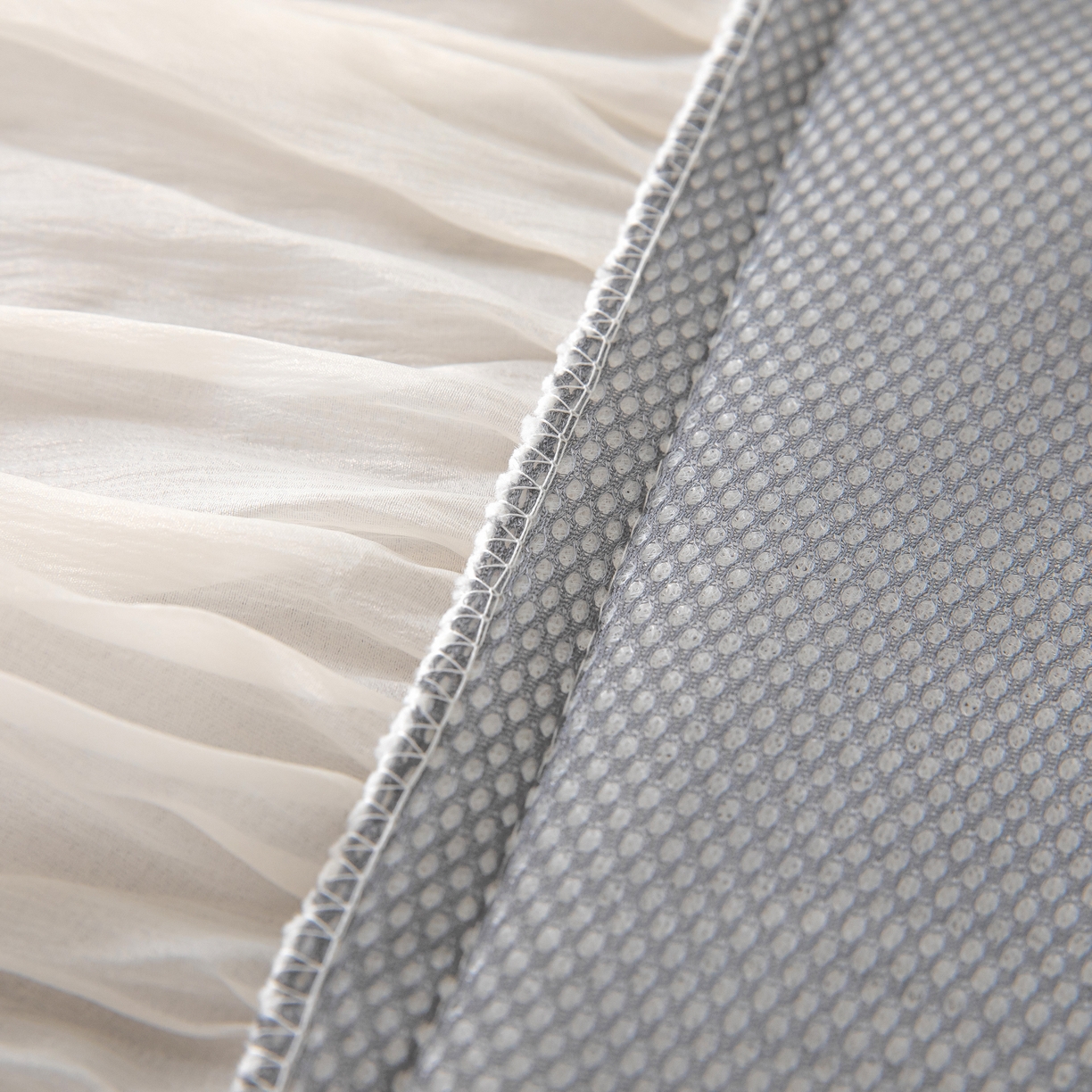 91家纺网 家纺一手货源 找家纺 木兰花 2026新款凉豆豆款PE高分子复合凉感席床盖款凉席三件套-控价228 天鹅之恋-雾灰