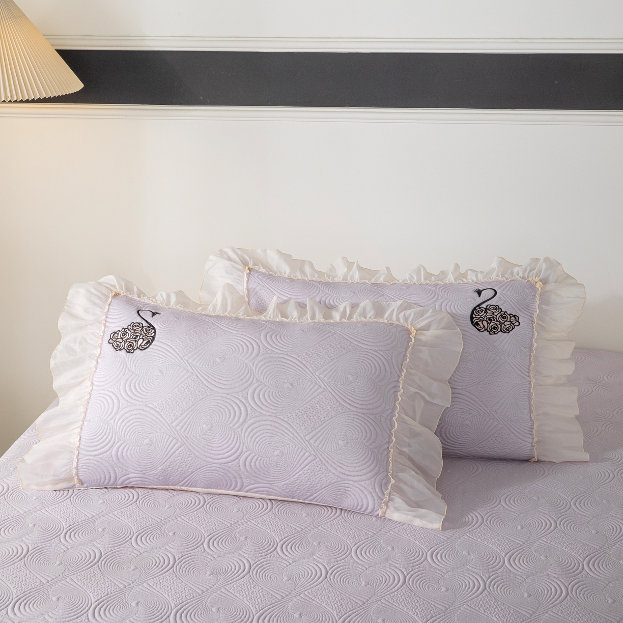 91家纺网 家纺一手货源 找家纺 木兰花 2026新款凉豆豆款PE高分子复合凉感席床盖款凉席三件套-控价228 天鹅之恋-香芋紫