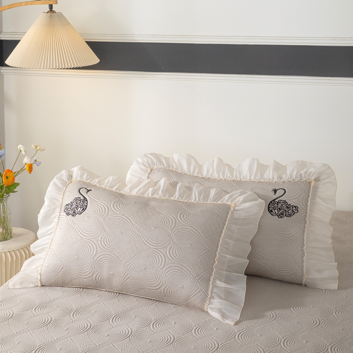 91家纺网 家纺一手货源 找家纺 木兰花 2026新款凉豆豆款PE高分子复合凉感席床盖款凉席三件套-控价228 天鹅之恋-云灰