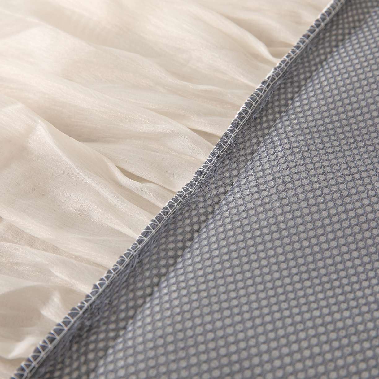 91家纺网 家纺一手货源 找家纺 木兰花 2026新款凉豆豆款PE高分子复合凉感席床盖款凉席三件套-控价228 天鹅之恋-云灰