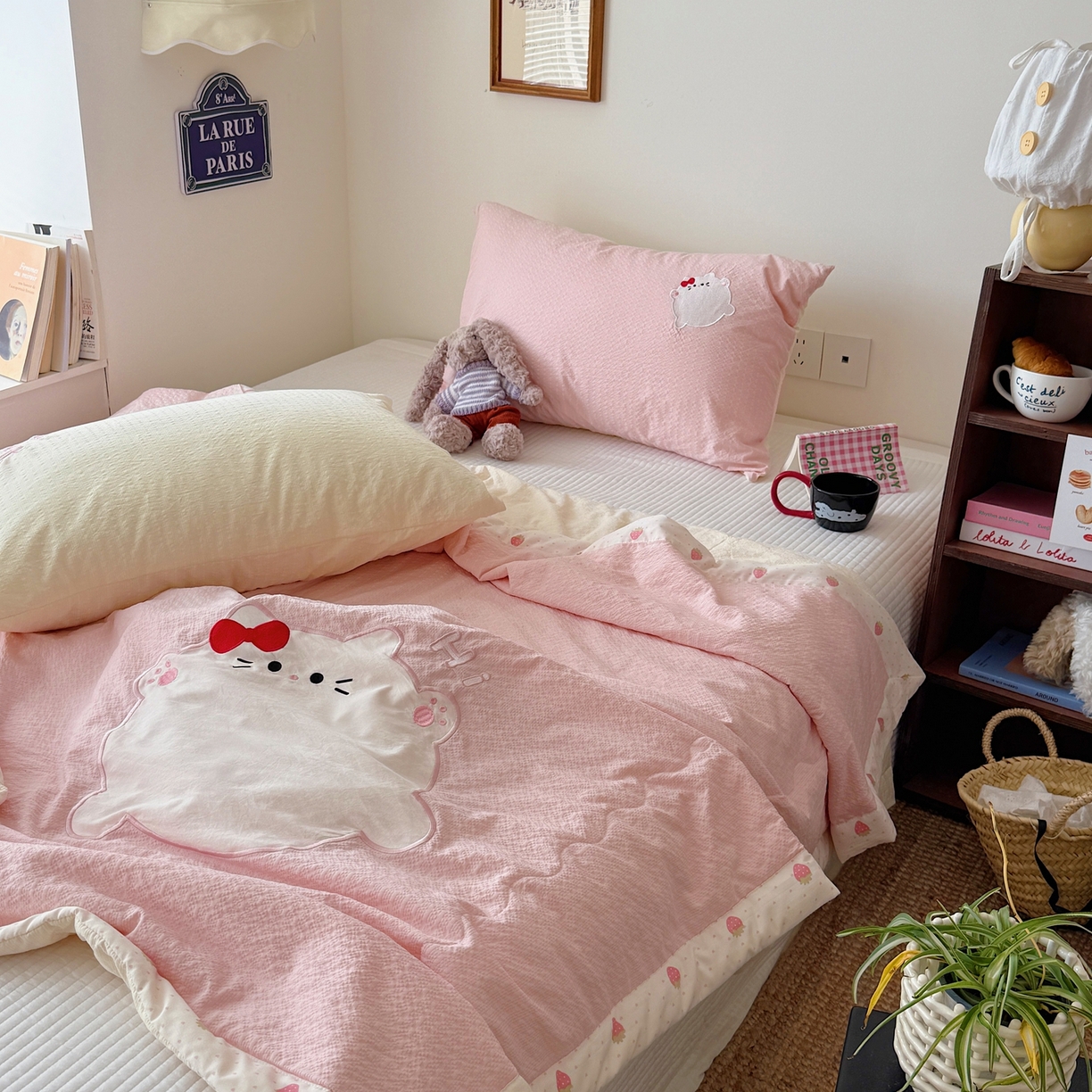 91家纺网 家纺一手货源 找家纺 顾里家纺 2026新款复古甜心泡芙纱贴布绣夏被夏凉被空调被 草莓喵