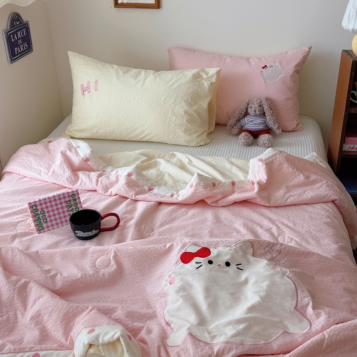 91家纺网 家纺一手货源 找家纺 顾里家纺 2026新款复古甜心泡芙纱贴布绣夏被夏凉被空调被 草莓喵