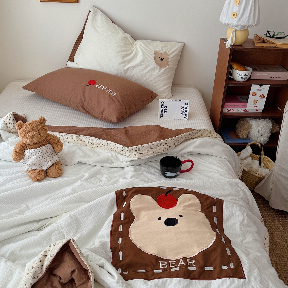 91家纺网 家纺一手货源 找家纺 顾里家纺 2026新款复古甜心泡芙纱贴布绣夏被夏凉被空调被 标签熊