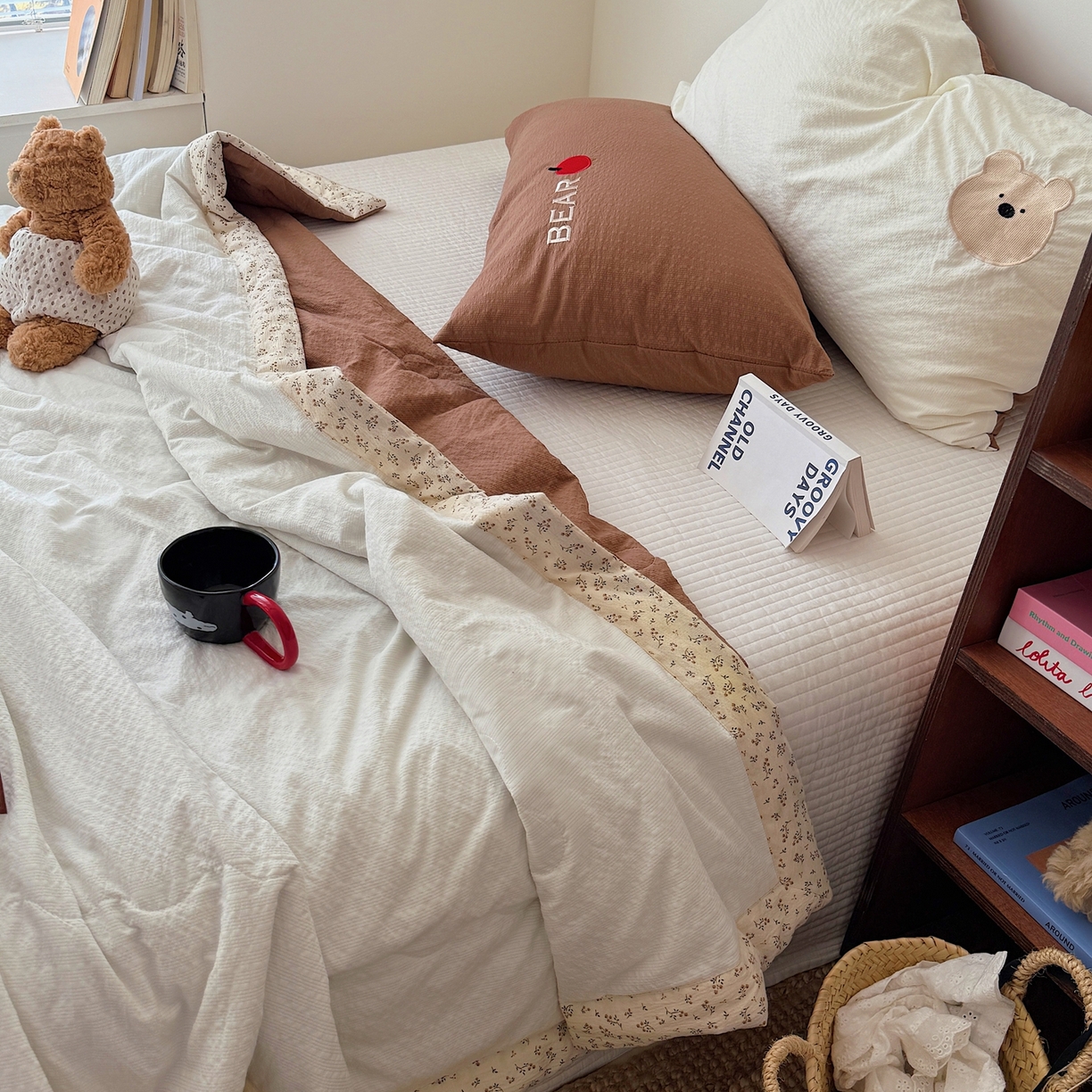 91家纺网 家纺一手货源 找家纺 顾里家纺 2026新款复古甜心泡芙纱贴布绣夏被夏凉被空调被 标签熊