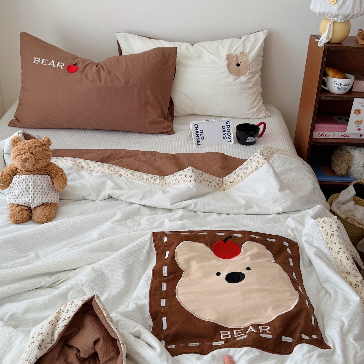 91家纺网 家纺一手货源 找家纺 顾里家纺 2026新款复古甜心泡芙纱贴布绣夏被夏凉被空调被 标签熊