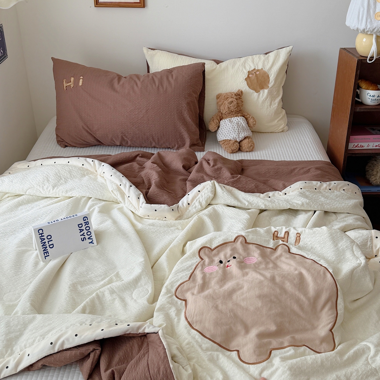 91家纺网 家纺一手货源 找家纺 顾里家纺 2026新款复古甜心泡芙纱贴布绣夏被夏凉被空调被 啵啵熊