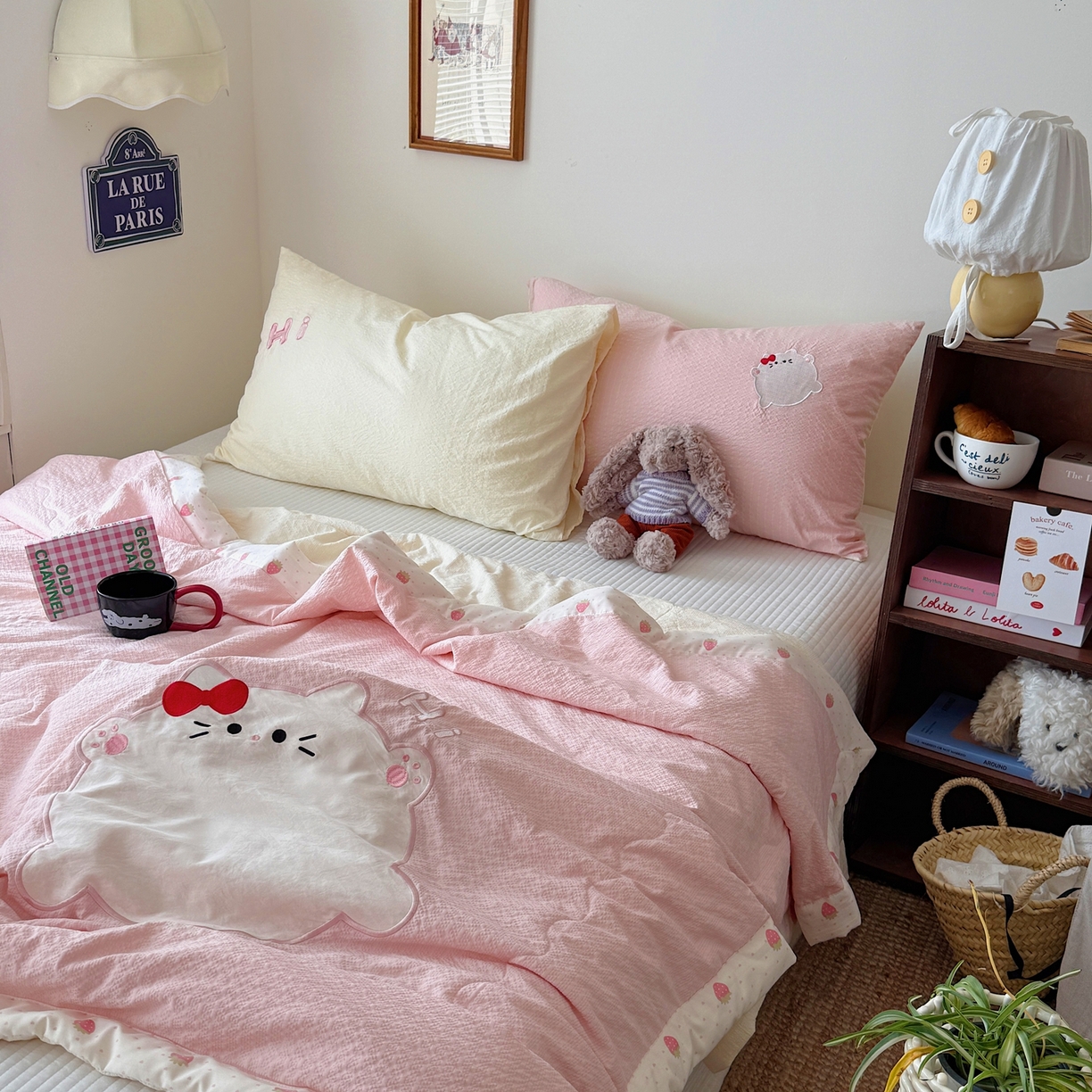 91家纺网 家纺一手货源 找家纺 顾里家纺 2026新款复古甜心泡芙纱贴布绣夏被夏凉被空调被 草莓喵