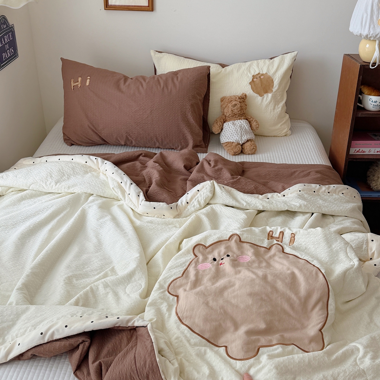 91家纺网 家纺一手货源 找家纺 顾里家纺 2026新款复古甜心泡芙纱贴布绣夏被夏凉被空调被 啵啵熊