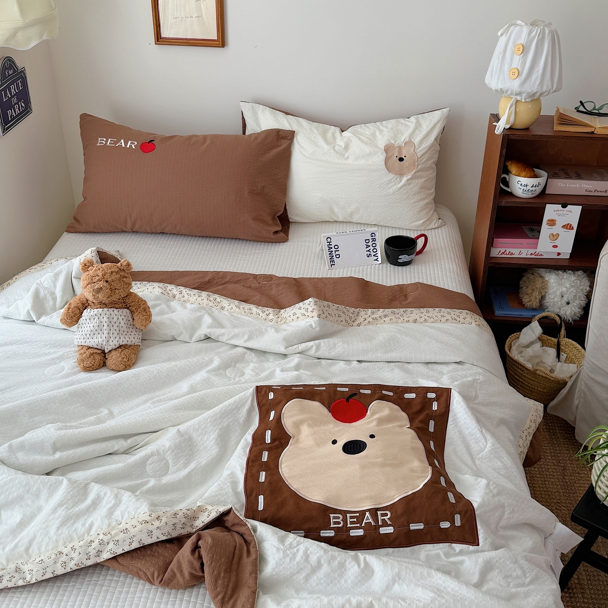 91家纺网 家纺一手货源 找家纺 顾里家纺 2026新款复古甜心泡芙纱贴布绣夏被夏凉被空调被 标签熊