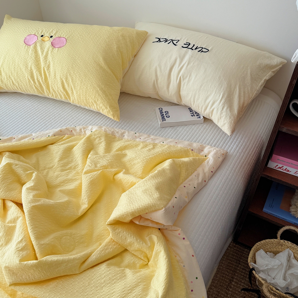 91家纺网 家纺一手货源 找家纺 顾里家纺 2026新款复古甜心泡芙纱贴布绣夏被夏凉被空调被 布丁鸡