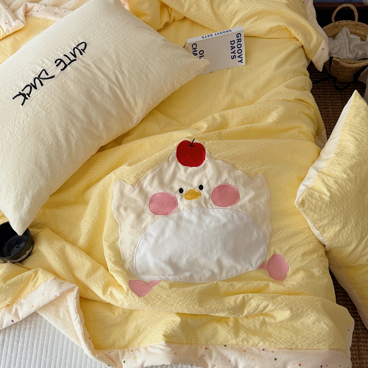 91家纺网 家纺一手货源 找家纺 顾里家纺 2026新款复古甜心泡芙纱贴布绣夏被夏凉被空调被 布丁鸡