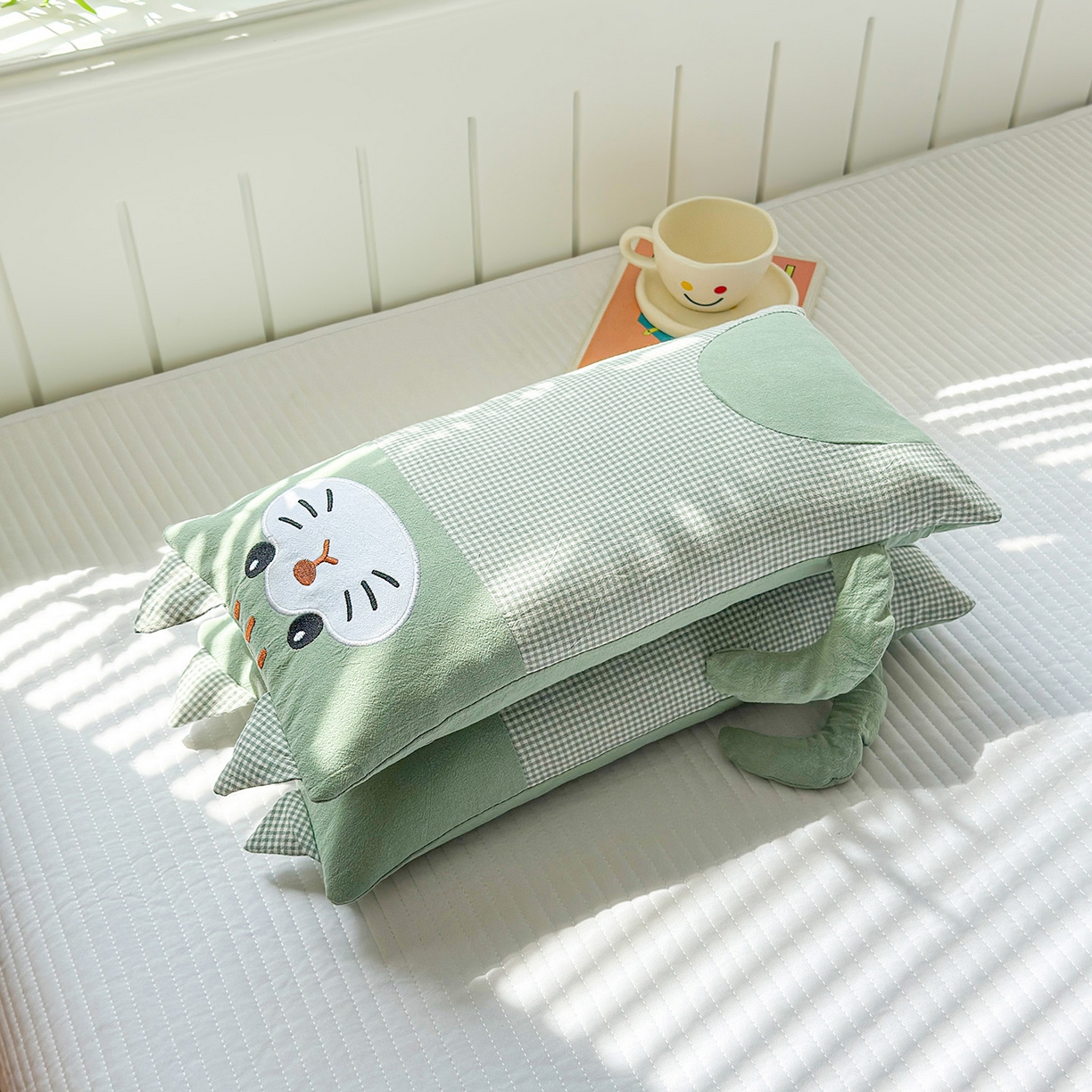 91家纺网 家纺一手货源 找家纺 梦叶草 2026新款全棉贴布绣荞麦枕 全棉贴布绣荞麦枕-猫咪