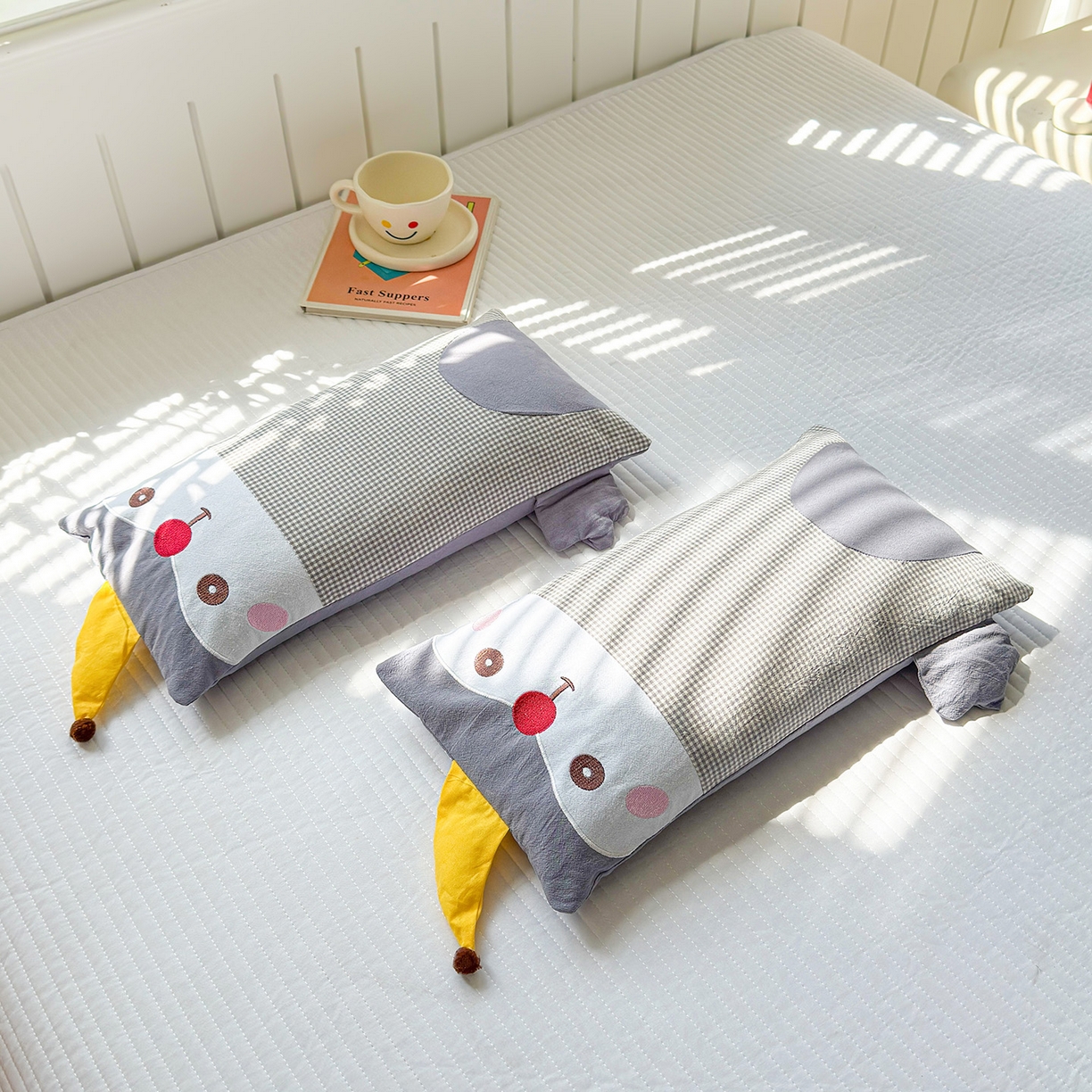 91家纺网 家纺一手货源 找家纺 梦叶草 2026新款全棉贴布绣荞麦枕 全棉贴布绣荞麦枕-企鹅