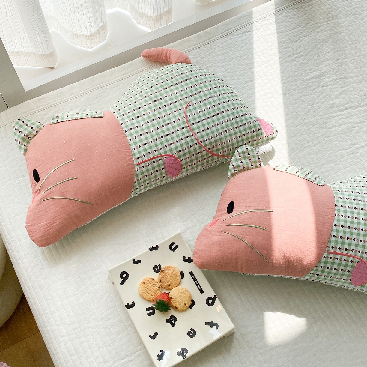 91家纺网 家纺一手货源 找家纺 梦叶草 2026新款全棉贴布绣福格鼠荞麦枕 福格鼠荞麦枕-橘绿