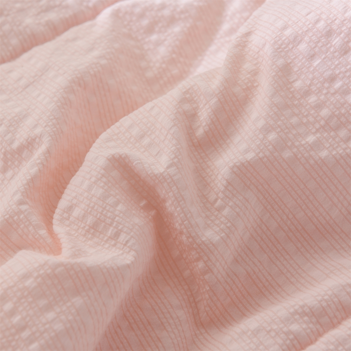 91家纺网 家纺一手货源 找家纺 恋绒家纺 2026新款四季款贴布绣靠枕被抱枕被飞天萌熊 飞天萌熊-浅粉