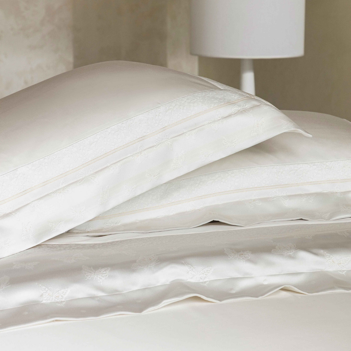 91家纺网 家纺一手货源 找家纺 （总）卡巴伦家纺 2026春夏新款全棉纯棉贡缎高精密提花边条款式四件套