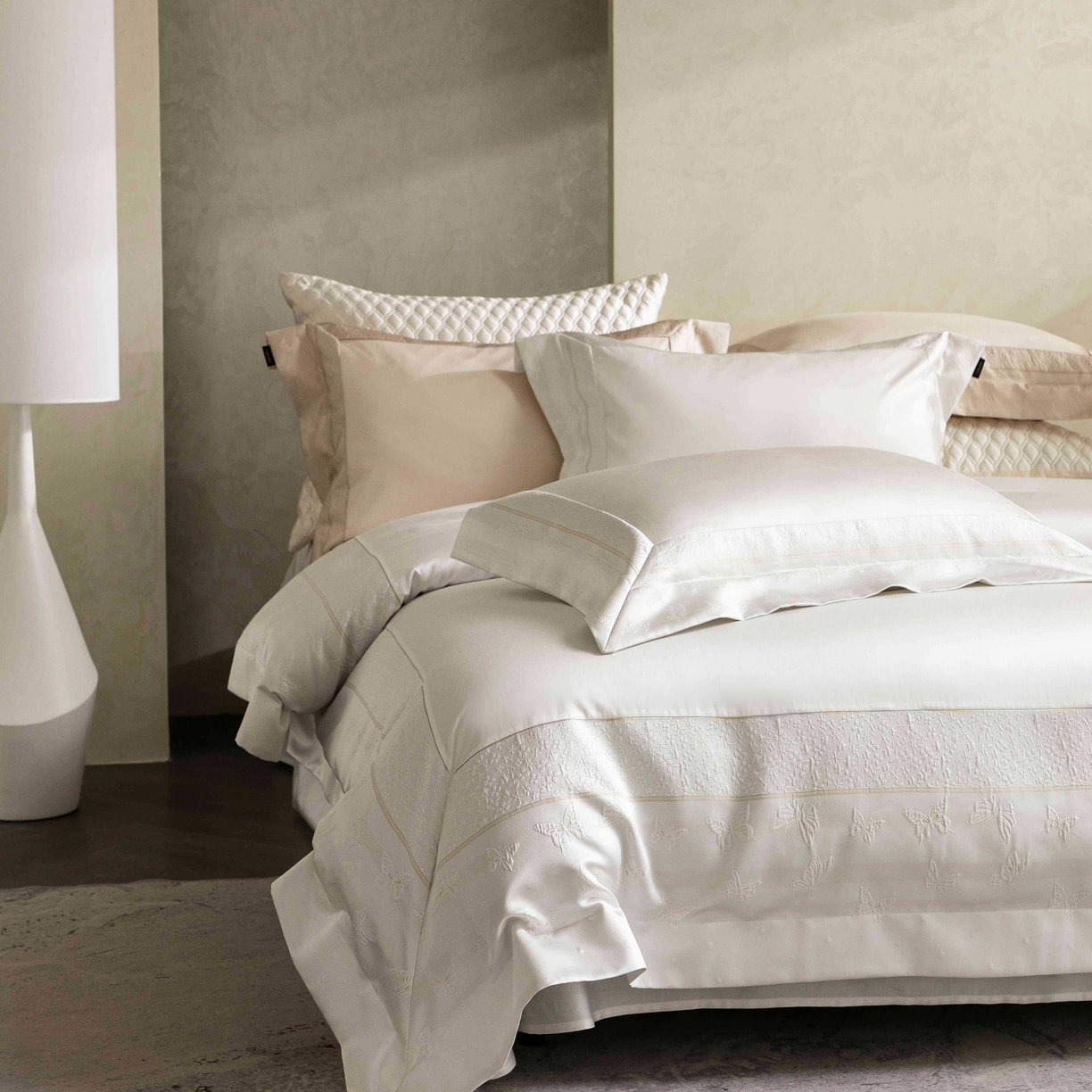 91家纺网 家纺一手货源 找家纺 （总）卡巴伦家纺 2026春夏新款全棉纯棉贡缎高精密提花边条款式四件套