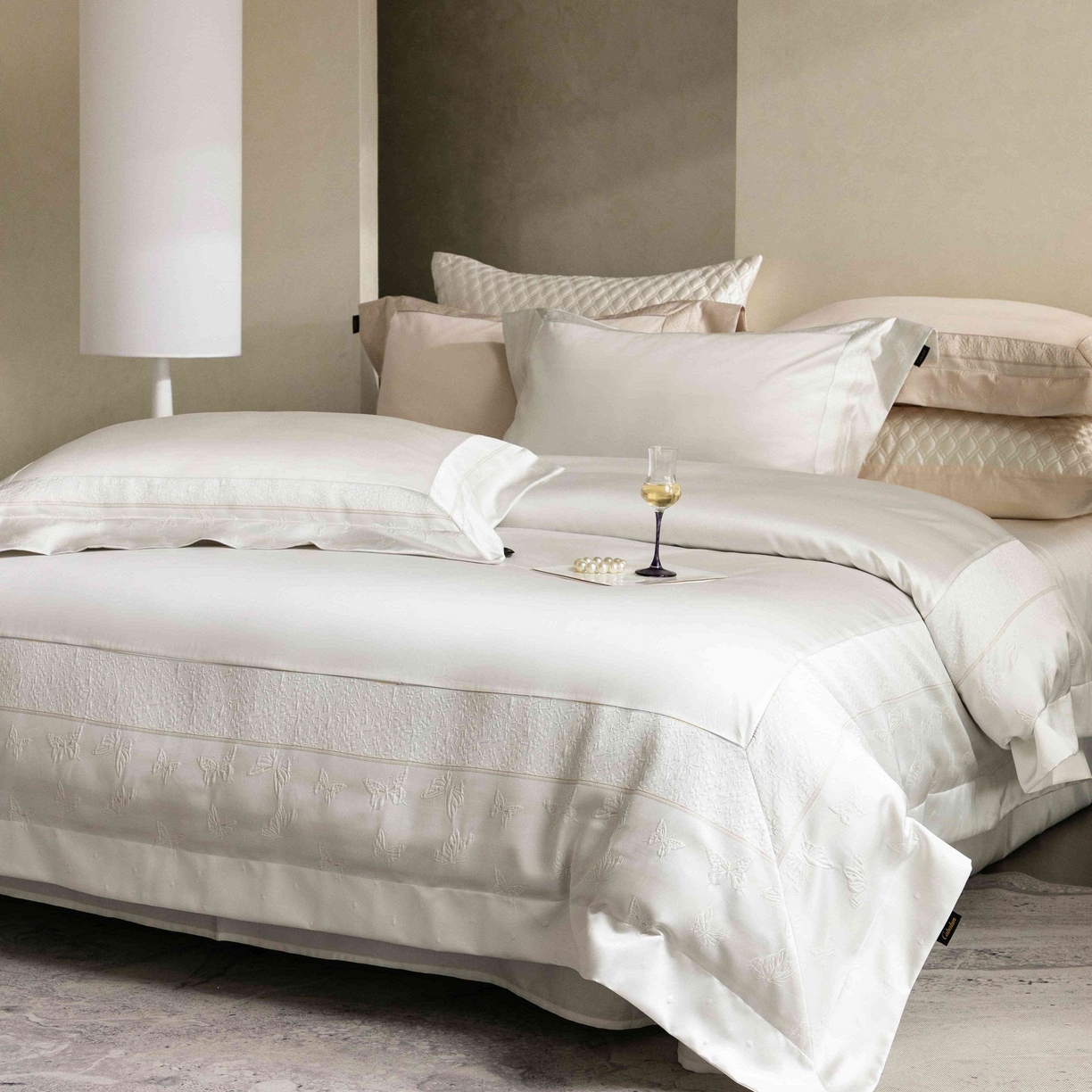 91家纺网 家纺一手货源 找家纺 （总）卡巴伦家纺 2026春夏新款全棉纯棉贡缎高精密提花边条款式四件套