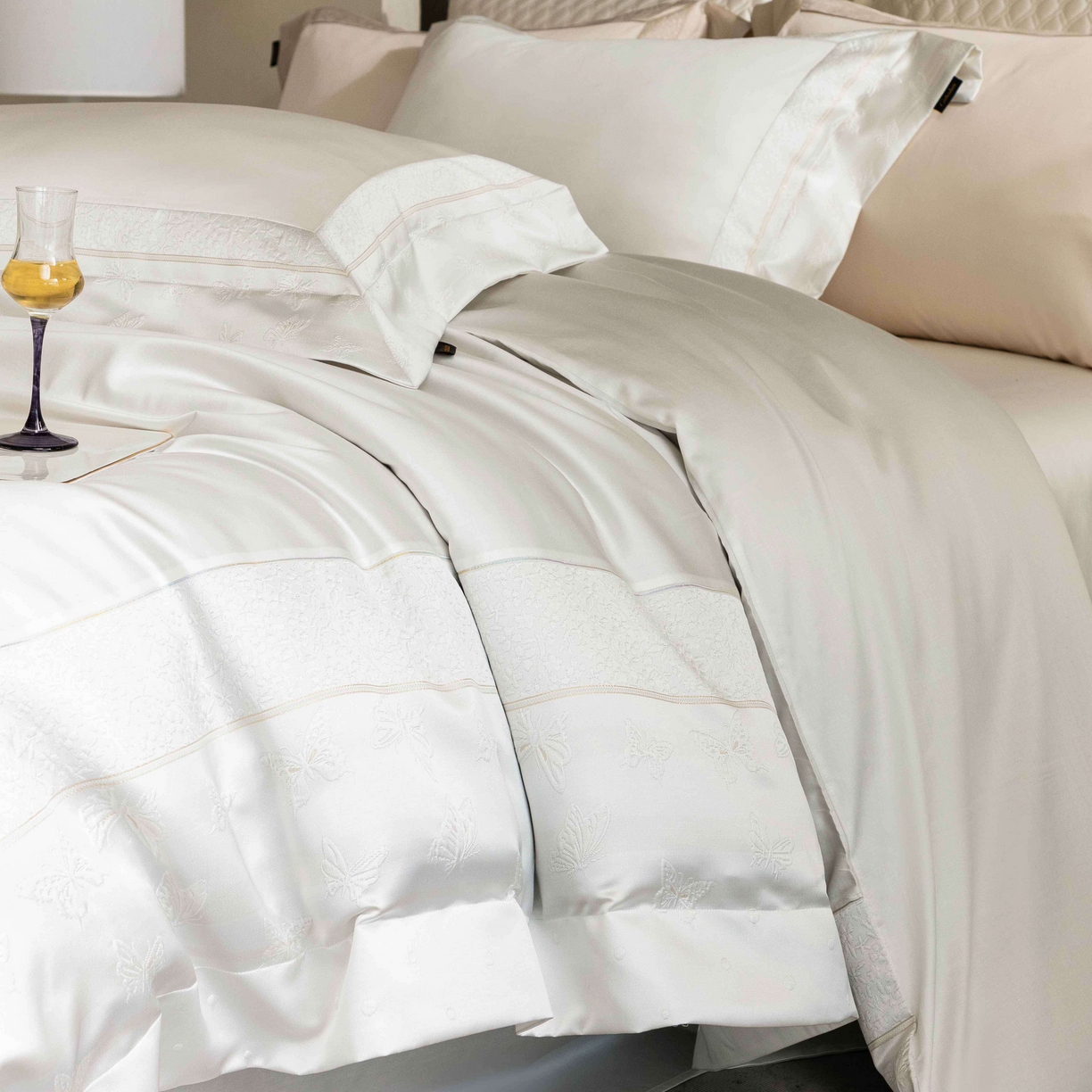 91家纺网 家纺一手货源 找家纺 （总）卡巴伦家纺 2026春夏新款全棉纯棉贡缎高精密提花边条款式四件套