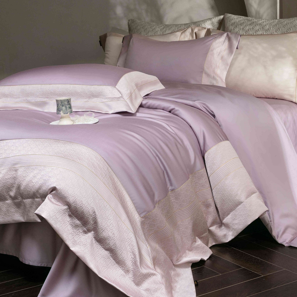 91家纺网 家纺一手货源 找家纺 （总）卡巴伦家纺 2026春夏新款全棉纯棉贡缎高精密提花边条款式四件套