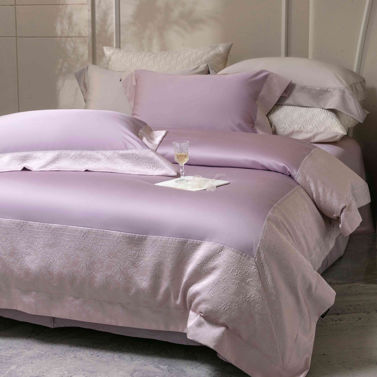 91家纺网 家纺一手货源 找家纺 （总）卡巴伦家纺 2026春夏新款全棉纯棉贡缎高精密提花边条款式四件套