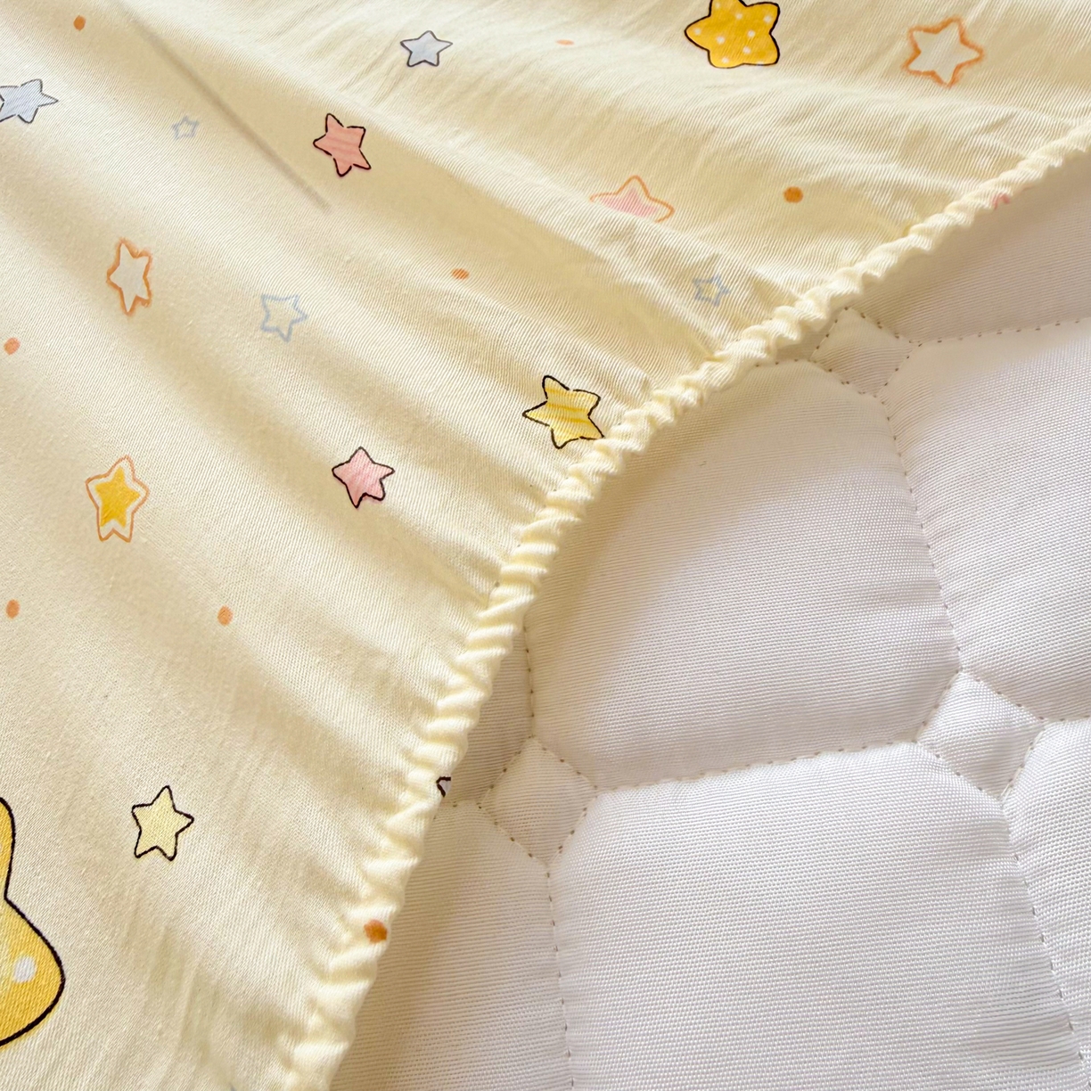 91家纺网 家纺一手货源 找家纺 雅萱家纺 2026新款全棉大豆夹棉床笠单品床笠床笠单件 睡梦熊