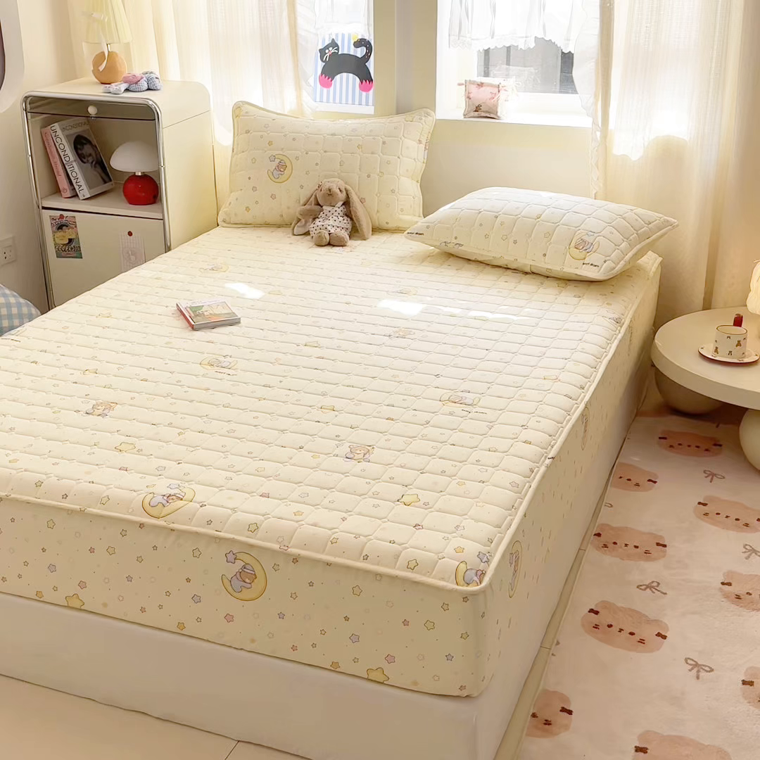 91家纺网 家纺一手货源 找家纺 雅萱家纺 2026新款全棉大豆夹棉床笠单品床笠床笠单件 睡梦熊