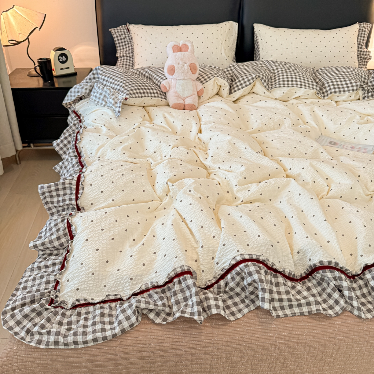 91家纺网 家纺一手货源 找家纺 （总）子钦家纺 春夏新款提花泡芙棉立体双层花边简约韩系风床盖四件套-安娜