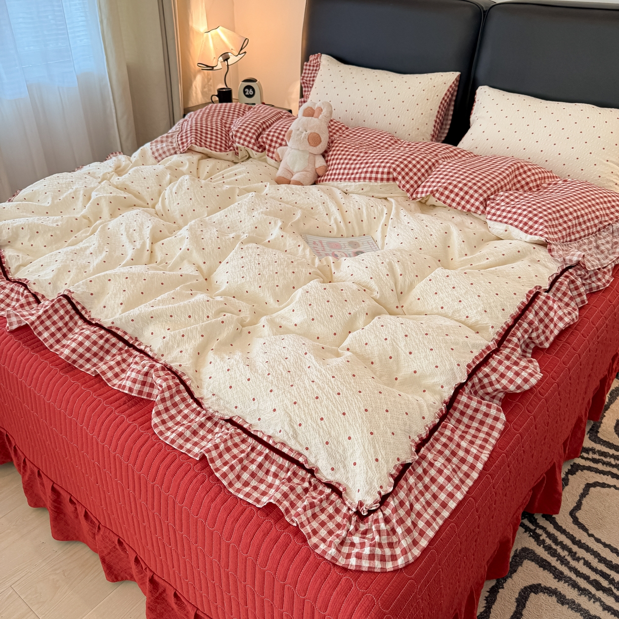 91家纺网 家纺一手货源 找家纺 子钦家纺 春夏新款提花泡芙棉立体双层花边简约韩系风床盖四件套-安娜 安娜-红小格