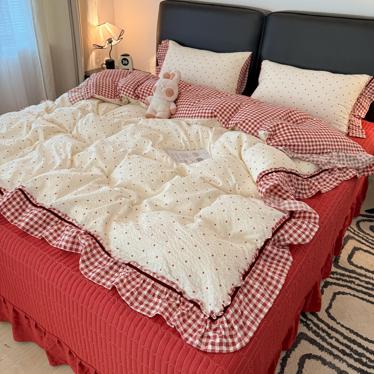 91家纺网 家纺一手货源 找家纺 子钦家纺 春夏新款提花泡芙棉立体双层花边简约韩系风床盖四件套-安娜 安娜-红小格