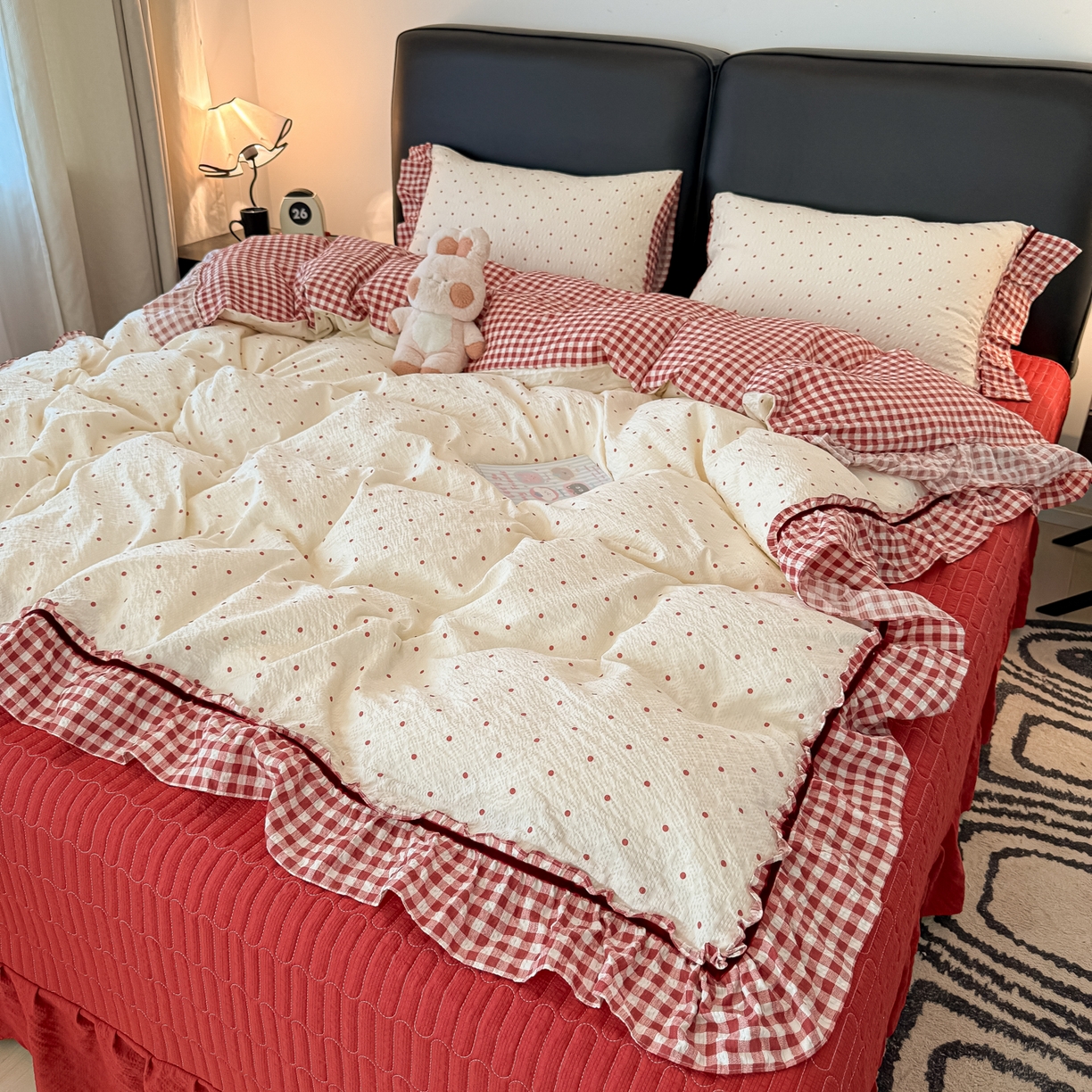 91家纺网 家纺一手货源 找家纺 子钦家纺 春夏新款提花泡芙棉立体双层花边简约韩系风床盖四件套-安娜 安娜-红小格