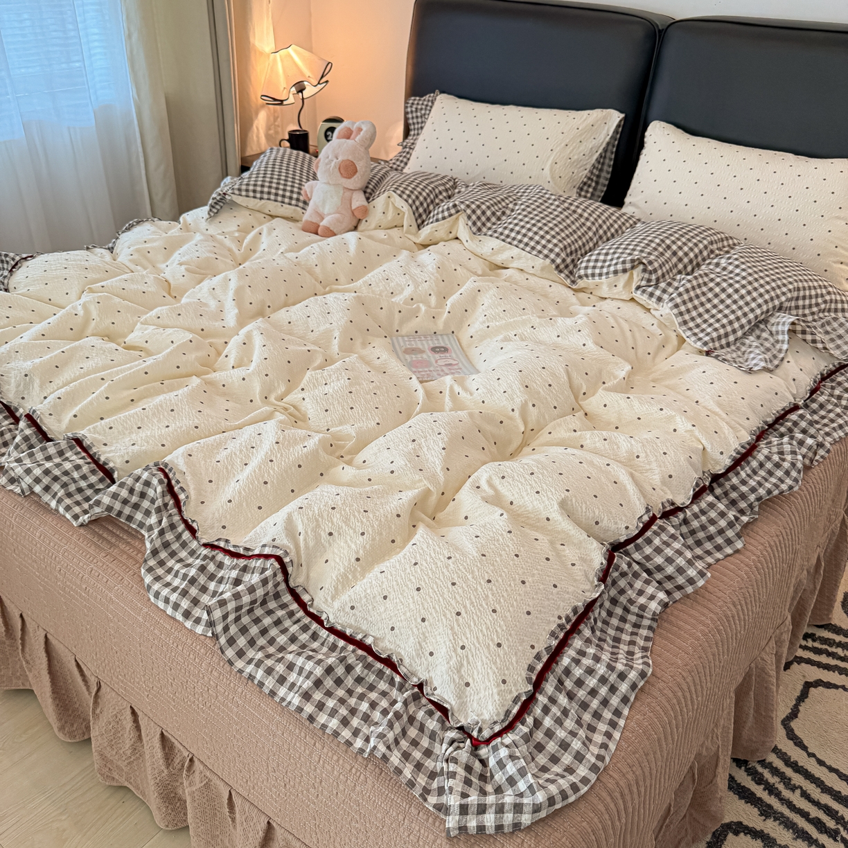 91家纺网 家纺一手货源 找家纺 子钦家纺 春夏新款提花泡芙棉立体双层花边简约韩系风床盖四件套-安娜 安娜-黑小格