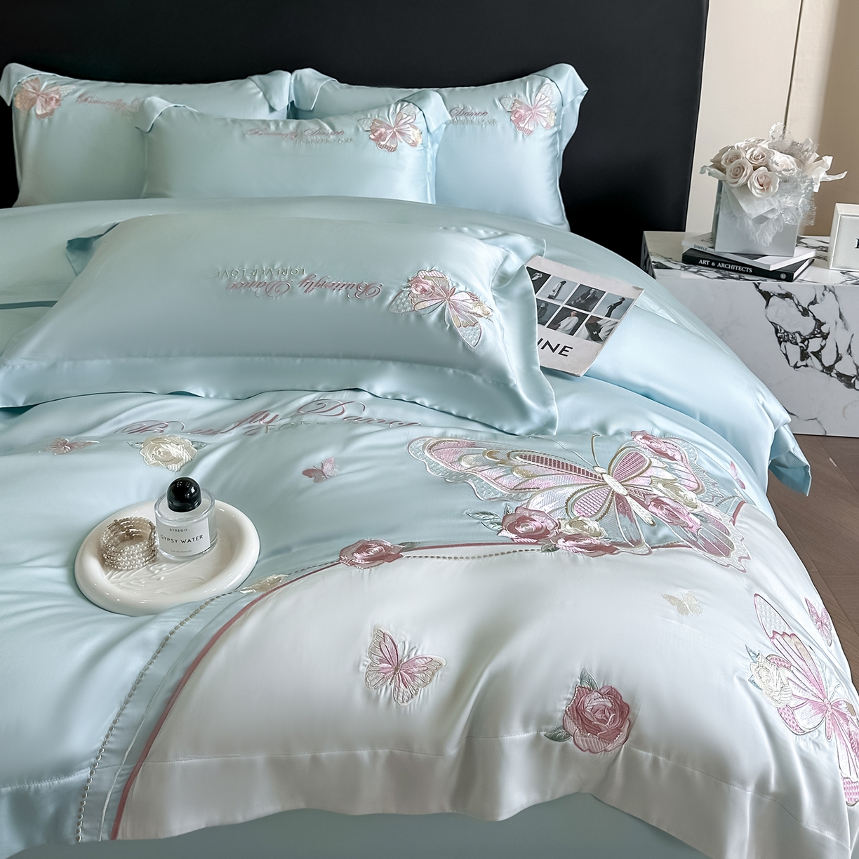 91家纺网 家纺一手货源 找家纺 置顶家纺 2026新款水洗天丝刺绣四件套-伊水芙蓉 伊水芙蓉-浅蓝