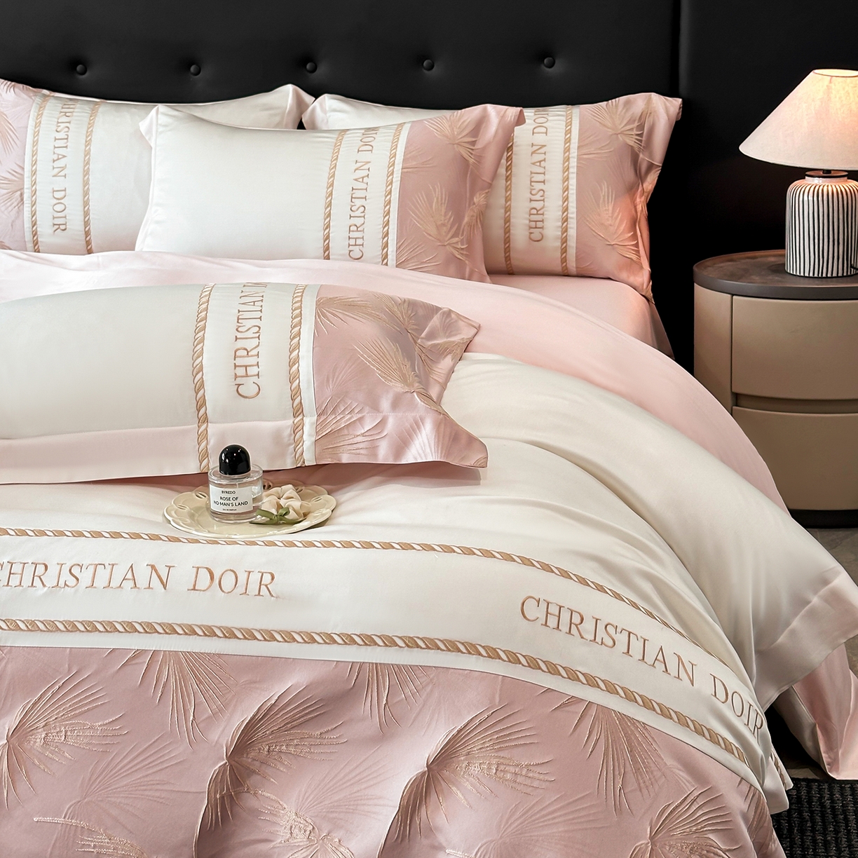 91家纺网 家纺一手货源 找家纺 （总）置顶家纺 2026新款水洗天丝提花刺绣四件套-妮可