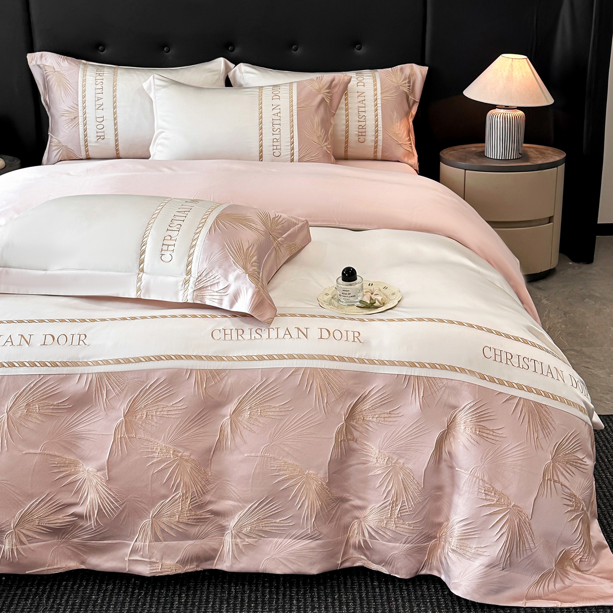 91家纺网 家纺一手货源 找家纺 （总）置顶家纺 2026新款水洗天丝提花刺绣四件套-妮可