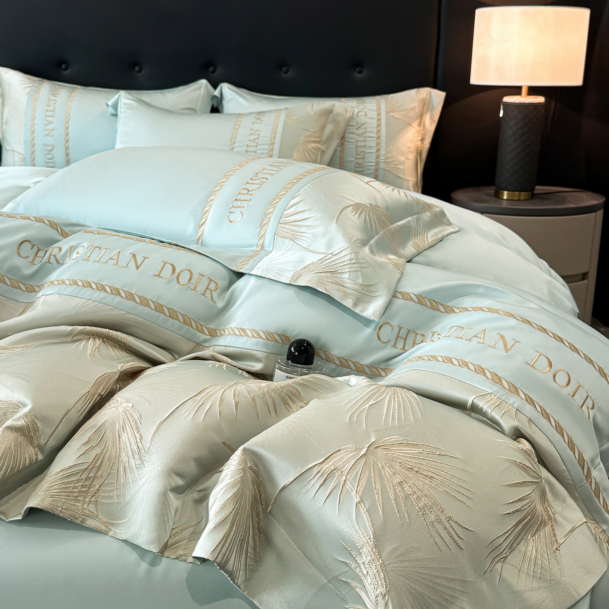 91家纺网 家纺一手货源 找家纺 置顶家纺 2026新款水洗天丝提花刺绣四件套-妮可 妮可-繁星蓝