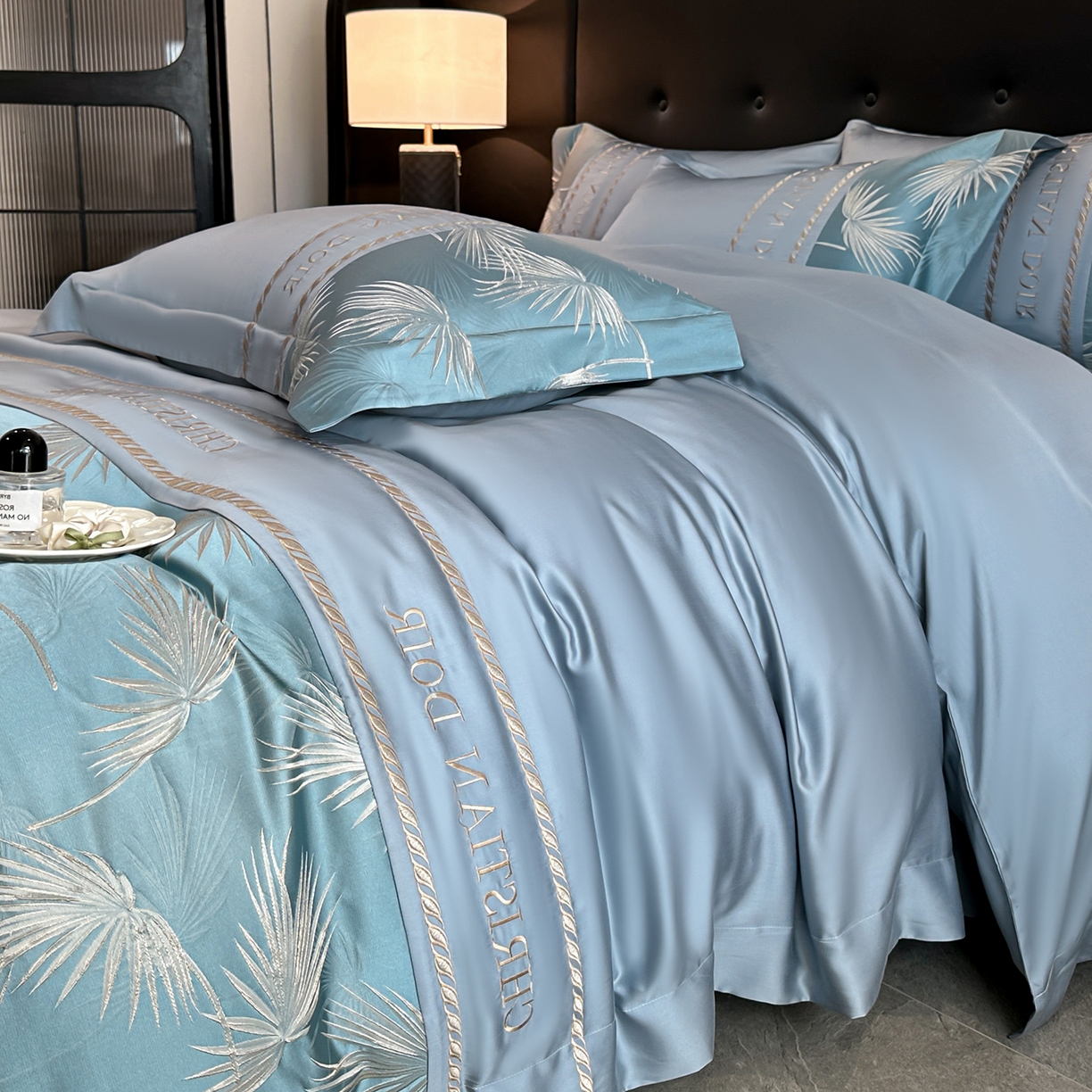 91家纺网 家纺一手货源 找家纺 置顶家纺 2026新款水洗天丝提花刺绣四件套-妮可 妮可-宾利蓝