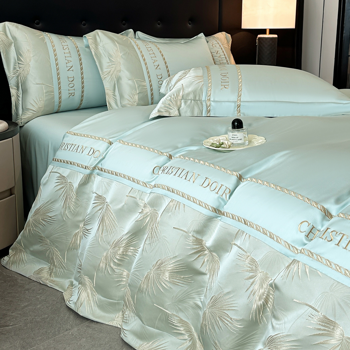 91家纺网 家纺一手货源 找家纺 置顶家纺 2026新款水洗天丝提花刺绣四件套-妮可 妮可-繁星蓝