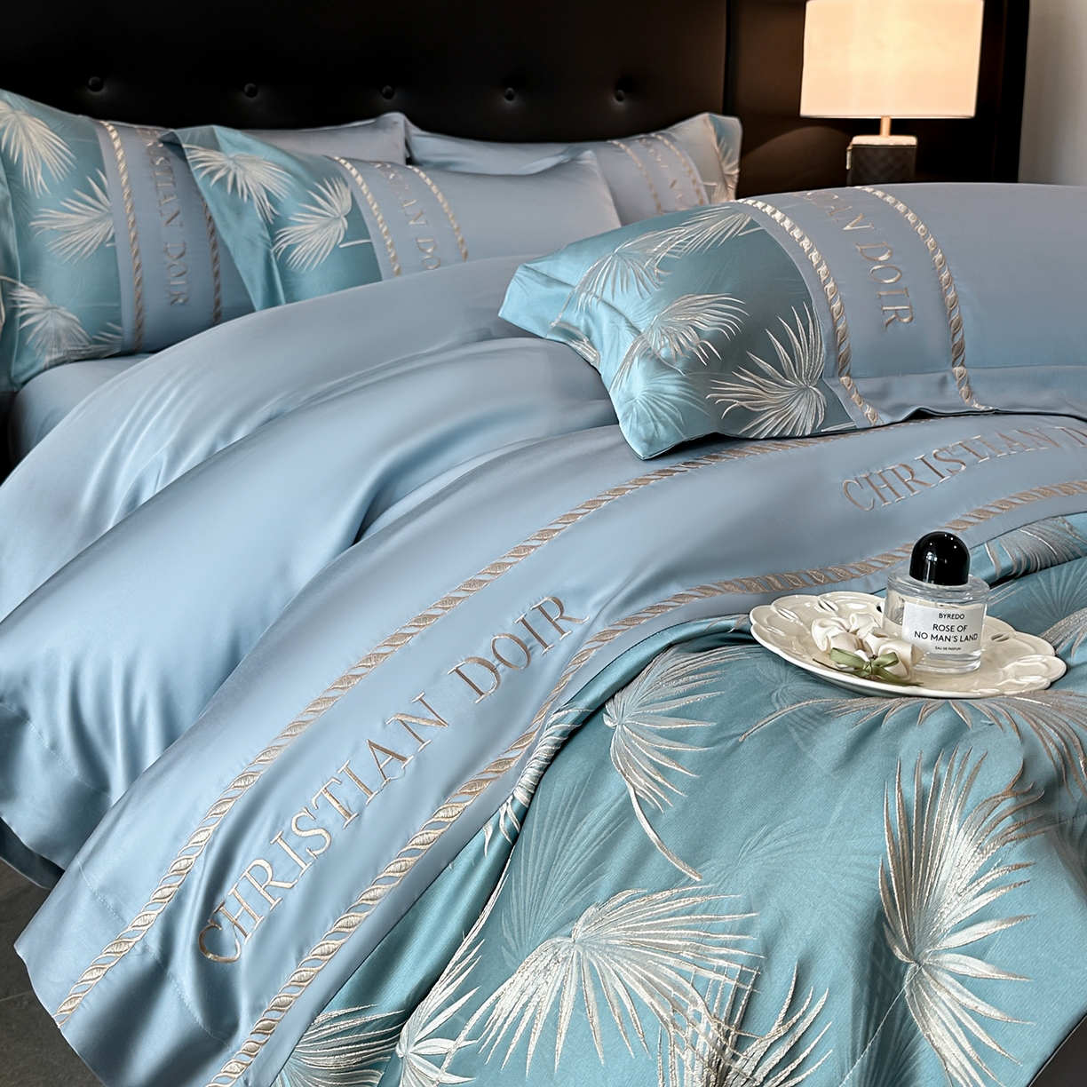 91家纺网 家纺一手货源 找家纺 置顶家纺 2026新款水洗天丝提花刺绣四件套-妮可 妮可-宾利蓝