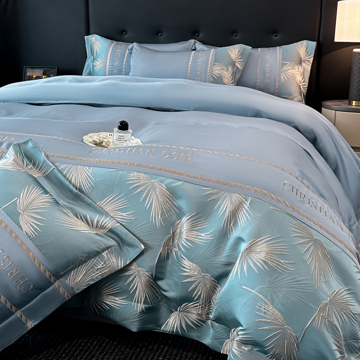 91家纺网 家纺一手货源 找家纺 置顶家纺 2026新款水洗天丝提花刺绣四件套-妮可 妮可-宾利蓝