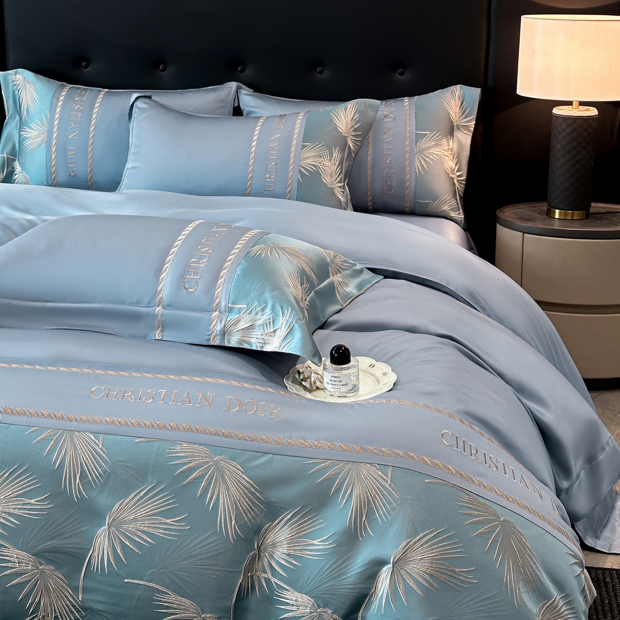 91家纺网 家纺一手货源 找家纺 置顶家纺 2026新款水洗天丝提花刺绣四件套-妮可 妮可-宾利蓝