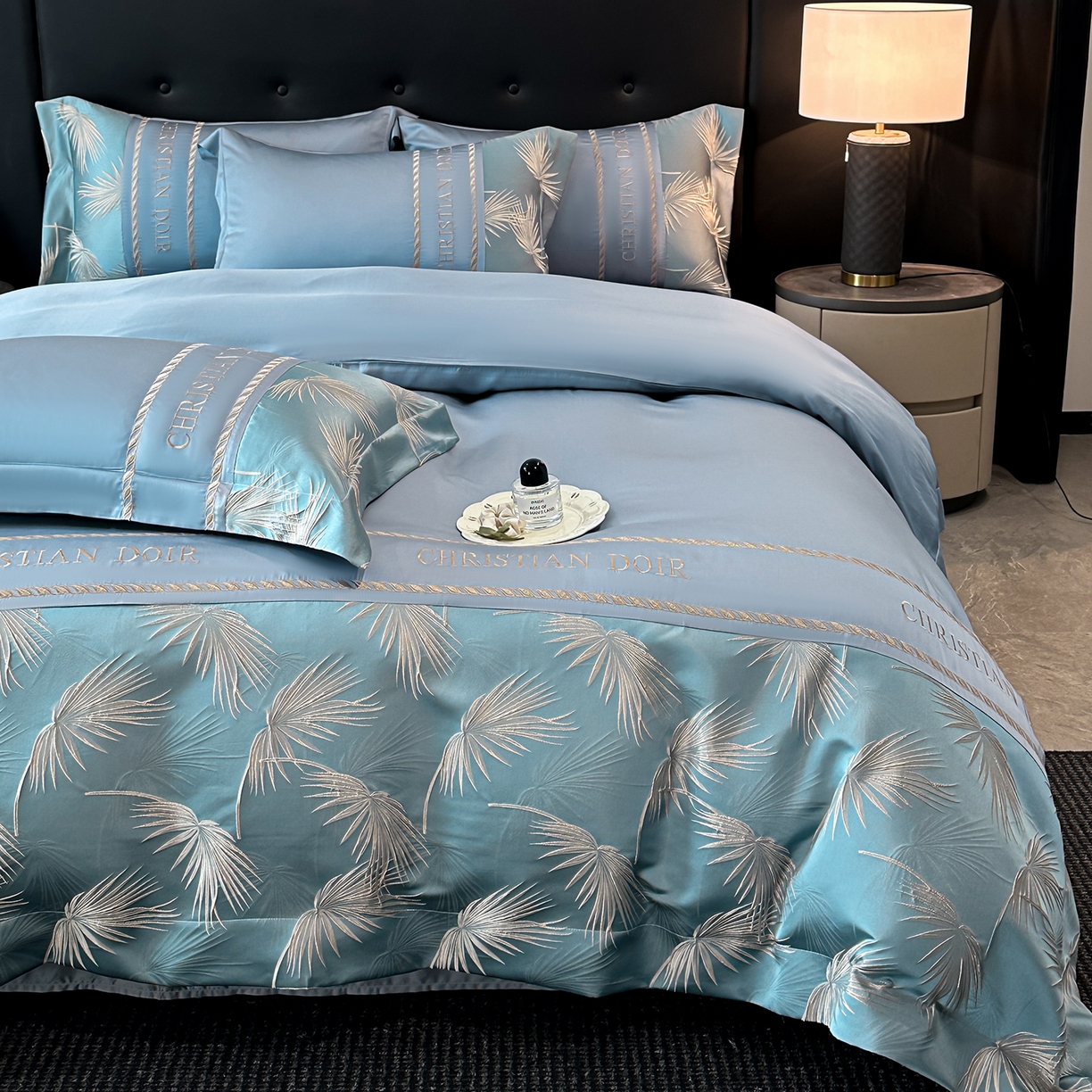 91家纺网 家纺一手货源 找家纺 置顶家纺 2026新款水洗天丝提花刺绣四件套-妮可 妮可-宾利蓝