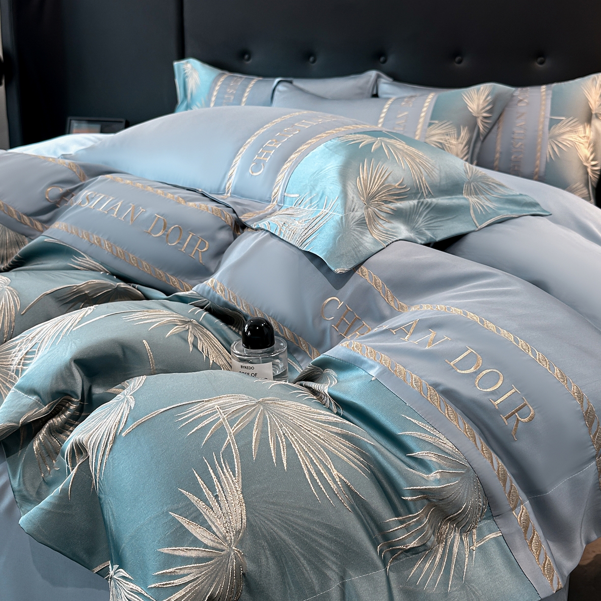 91家纺网 家纺一手货源 找家纺 置顶家纺 2026新款水洗天丝提花刺绣四件套-妮可 妮可-宾利蓝