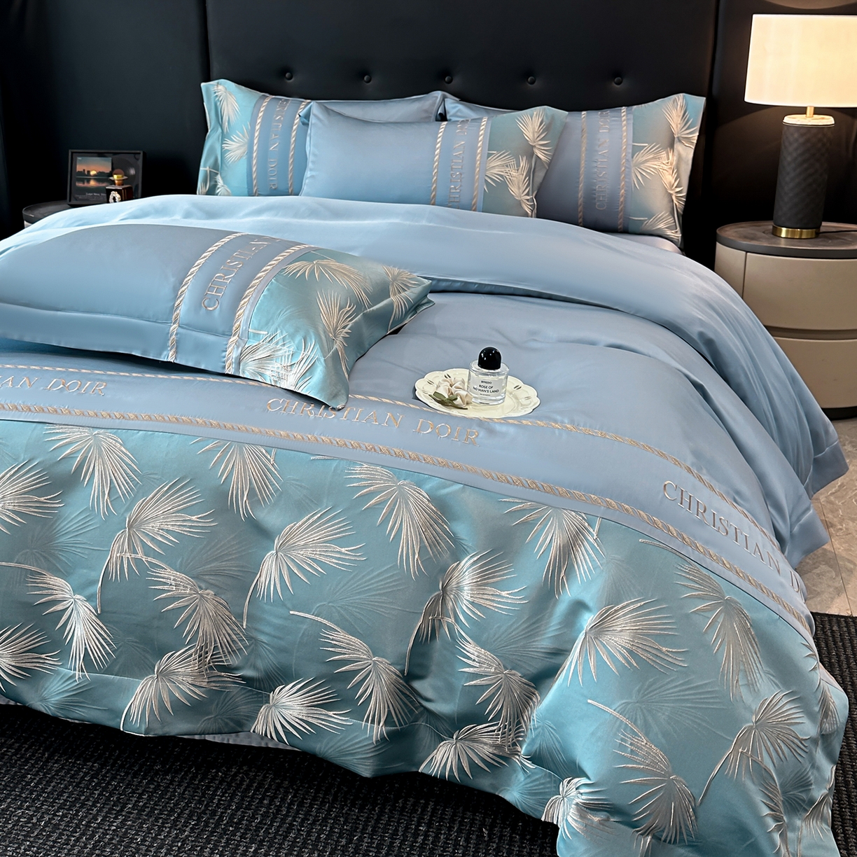 91家纺网 家纺一手货源 找家纺 置顶家纺 2026新款水洗天丝提花刺绣四件套-妮可 妮可-宾利蓝