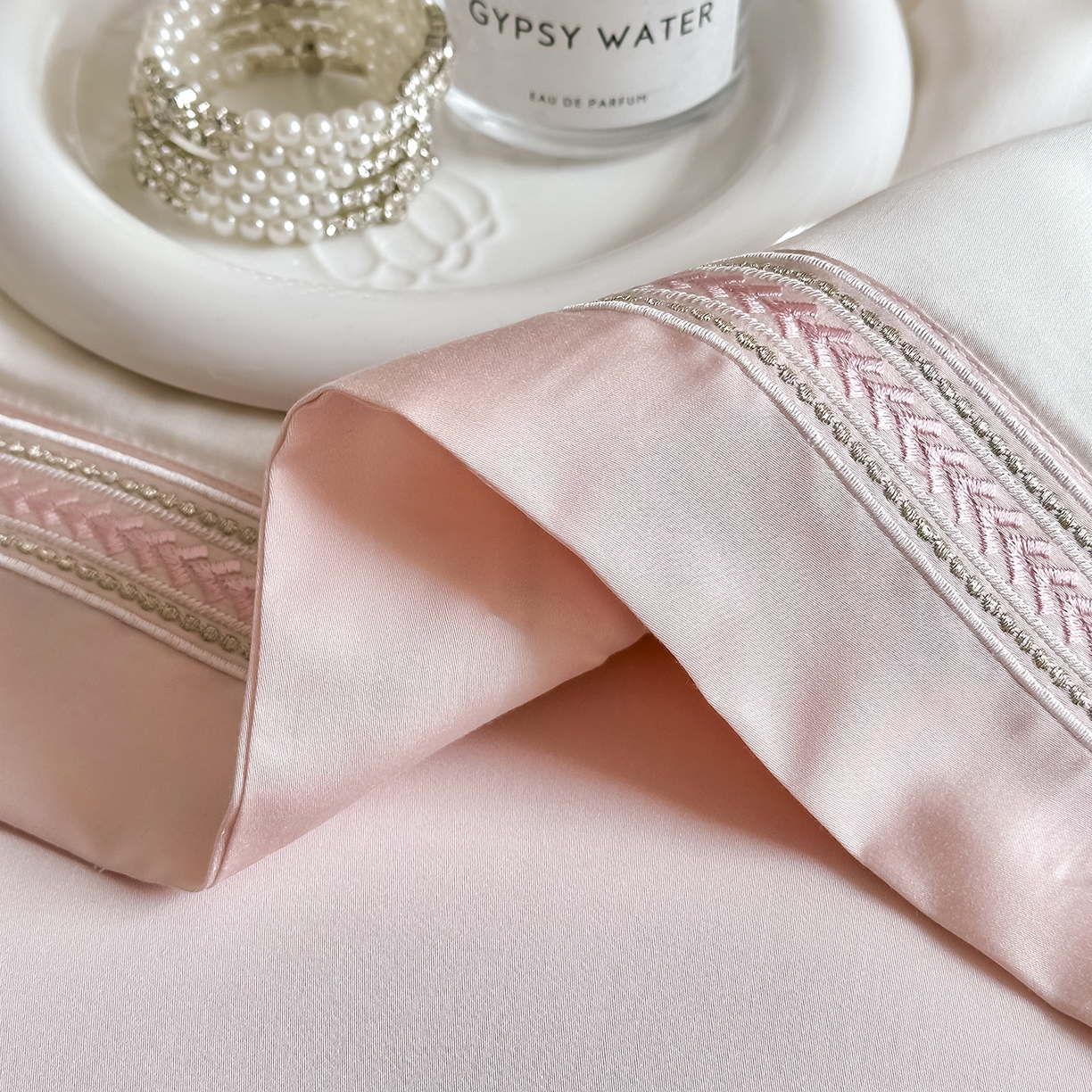 91家纺网 家纺一手货源 找家纺 （总）置顶家纺 2026新款水洗天丝夏被刺绣四件套-夏洛特